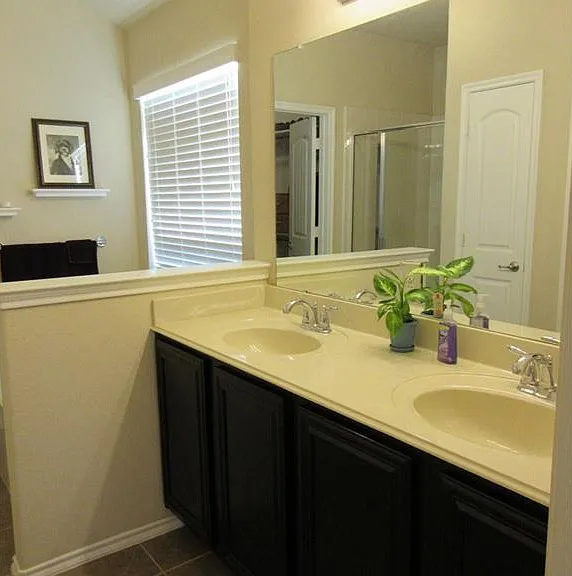1110 Lubbock Ln — Photo 31