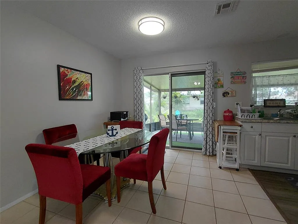 2 bed, 2.0 bath, 1049 sqft, $2,600 — Photo 4