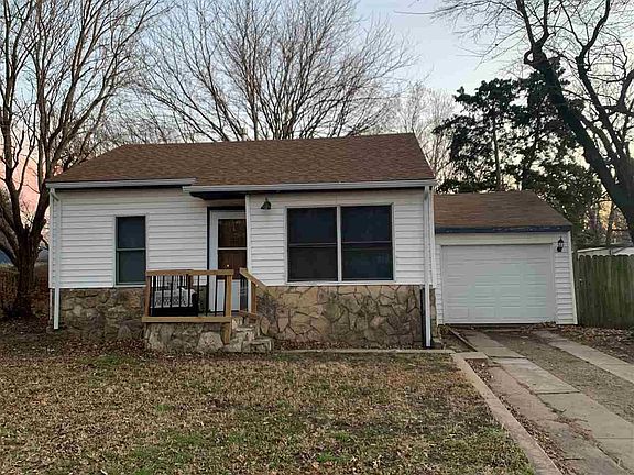 2nd image of 1117 Lynn Ave