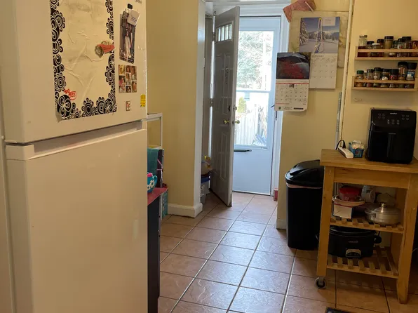 17 Tompkins Street image 3 of 5