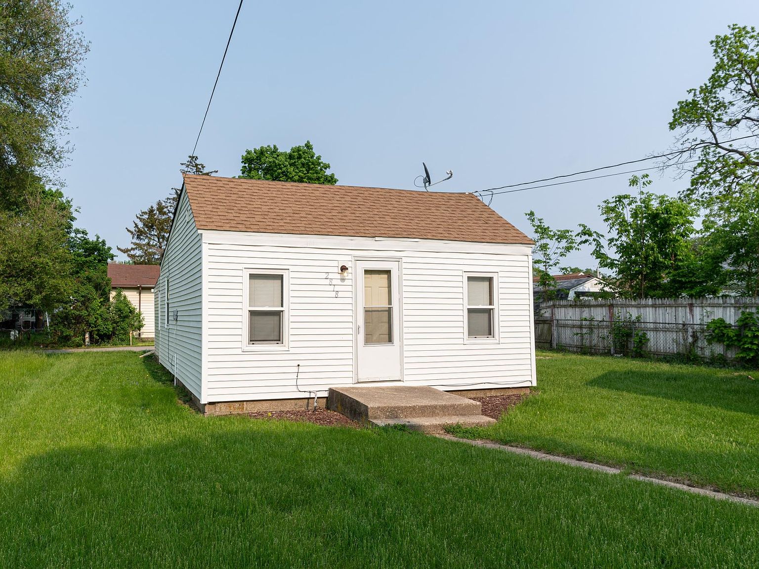 2818 Hanson St, Rockford, IL 61109 Zillow