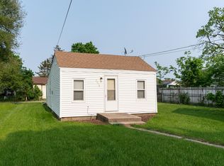 2818 Hanson St, Rockford, IL 61109