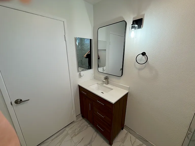 3010 Montrose Ave #29 — Photo 29