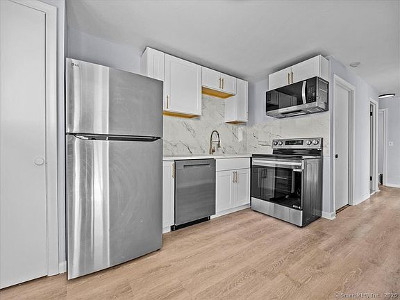 5th image of 98 Carlton St APT 101