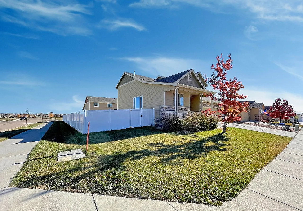 4 bed, 1790 sqft, $2,550 — Photo 2