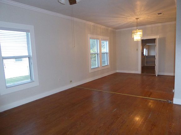 3rd image of 128 Walton Ave