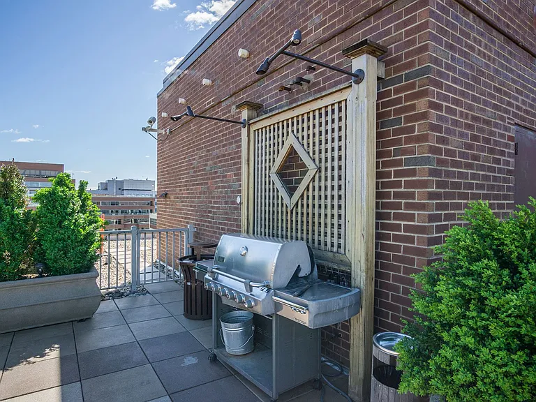 1301 20th St NW #201 — Photo 9