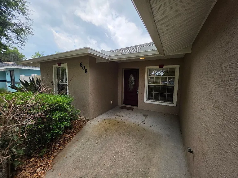 808 Valencia Ave — Photo 21