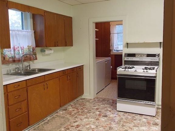 4th image of 316 N 8th St