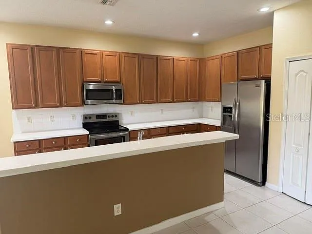4 bed, 3.0 bath, 2319 sqft, $2,075 — Photo 2