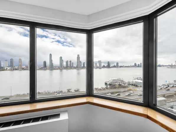 415 East 37th Street image 3 of 12