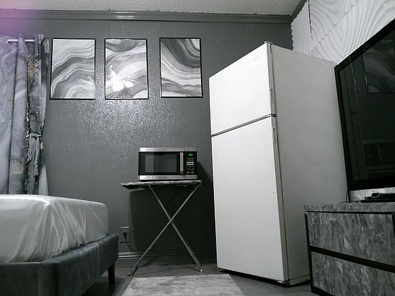 5th image of 2380 S Bardell Ave