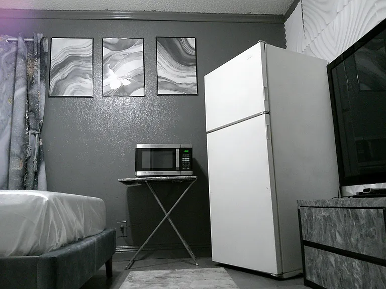 2380 S Bardell Ave — Photo 5