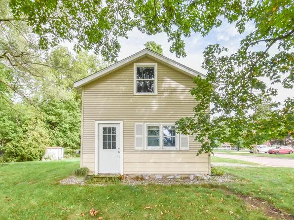 35 Lawton St, Coldwater, MI 49036
