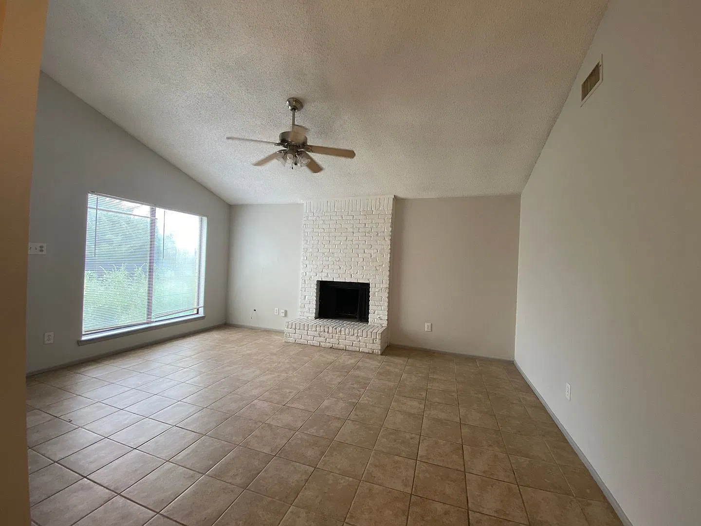 LVM 509 N Dover Avenue — Photo 3