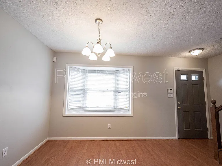 5611 N Rural St — Photo 3
