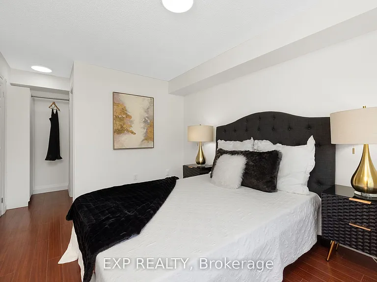 311 Richmond St E #802 — Photo 23