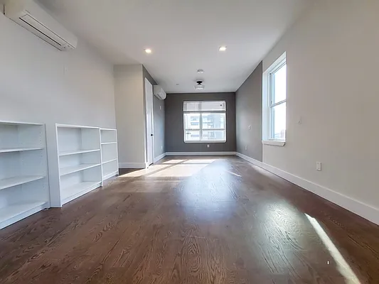 Rented by Sunshine Management Group, LLC | media 28