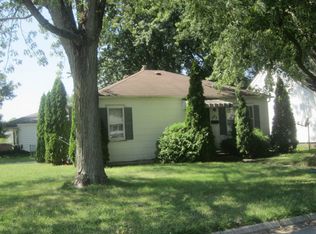 323 S 9th St, Watseka, IL 60970