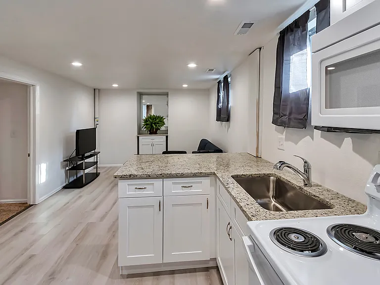 11160 Eaton St #B — Photo 8
