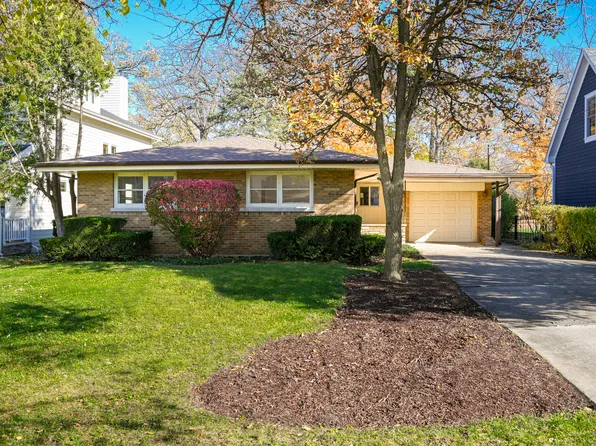 447 Lowell Ave, Glen Ellyn, IL 60137