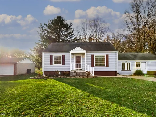 64 Galluppi Dr, Lowellville, OH 44436