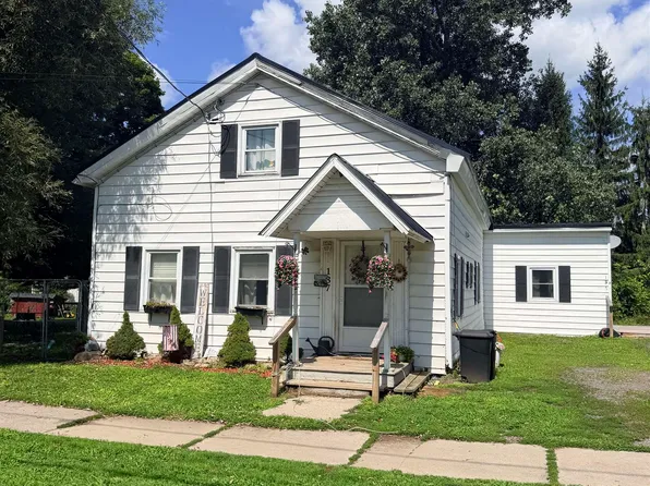 137 Lincoln Ave, Waddington, NY 13694