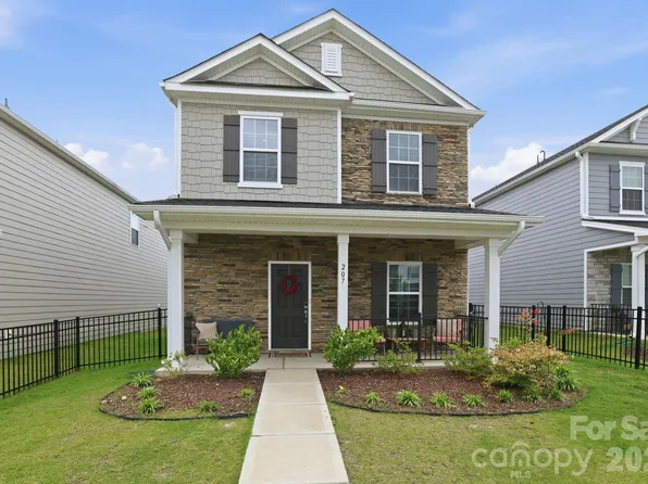 207 Orson Oaks Ln, Pineville, NC 28134