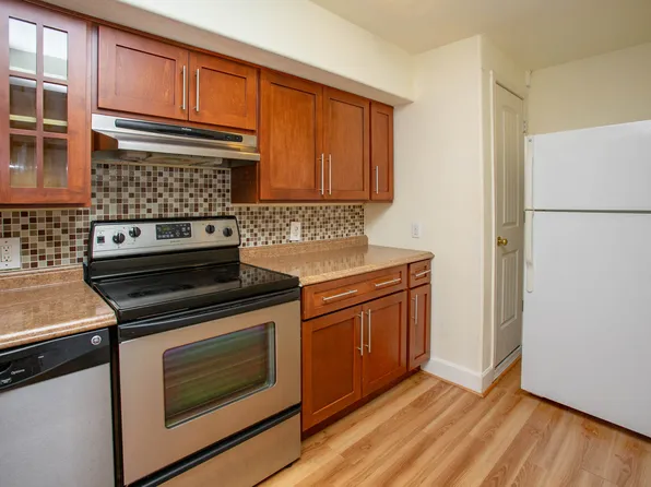 2136 Alki Ave SW APT 103, Seattle, WA 98116