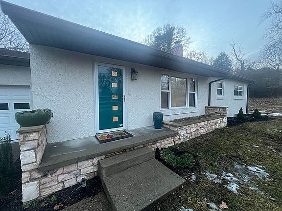 3rd image of 107 Lewis Ln