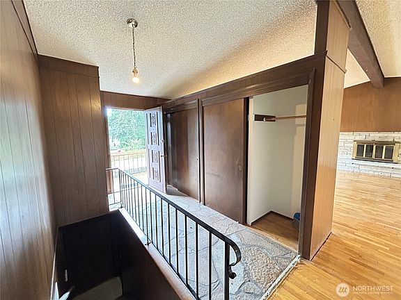 4th image of 11718 5th Avenue NE