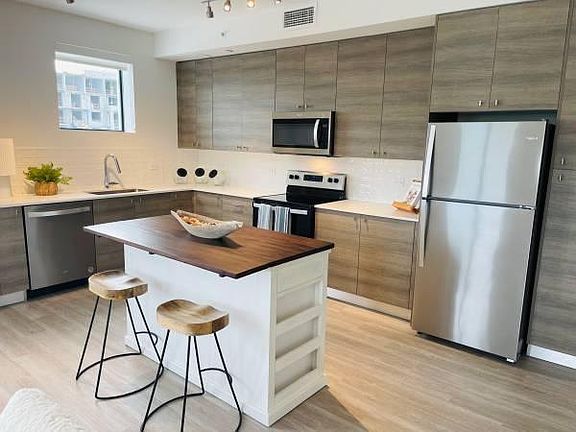 4th image of 15020 Biscayne Blvd #441