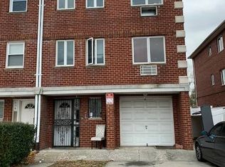 652 Sapphire St, Brooklyn, NY 11208