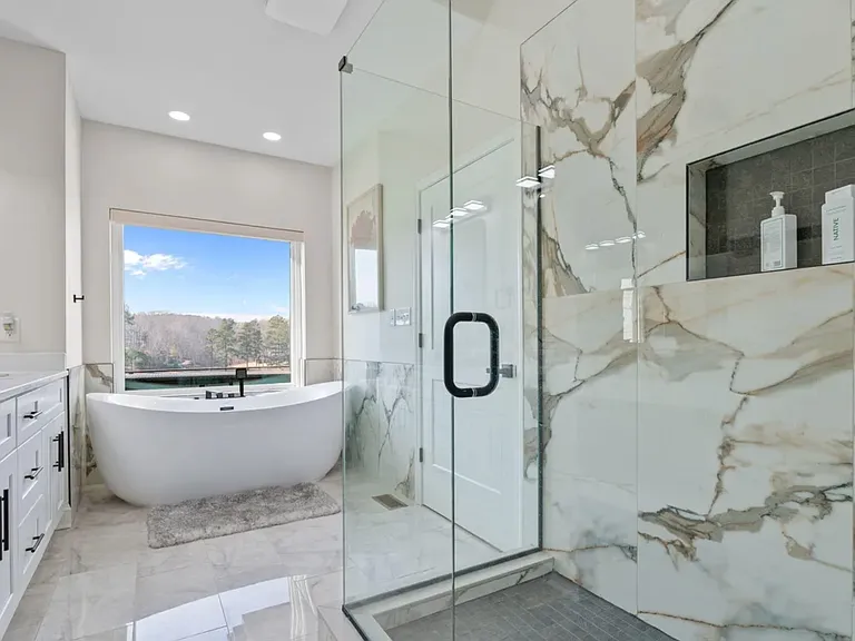 704 Russell St — Photo 11