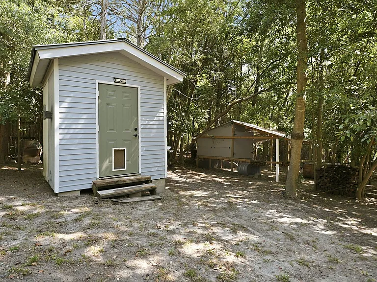 1425 Central Dr — Photo 51