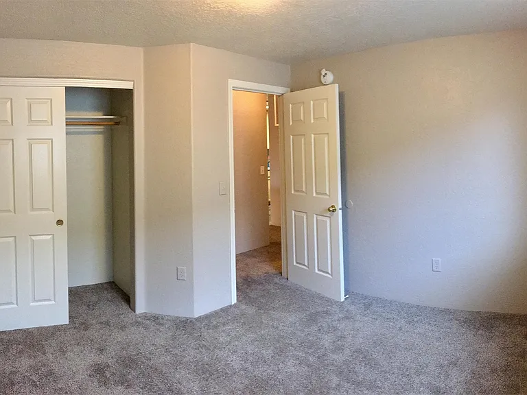 445 Crystal Dr — Photo 9