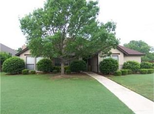 1025 Masters Dr, Mansfield, TX 76063