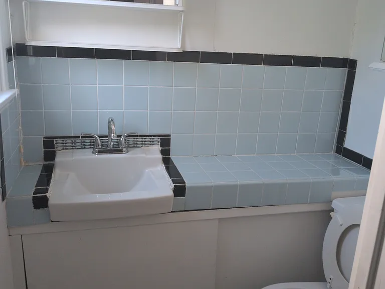 902 Woodlawn Ave — Photo 16
