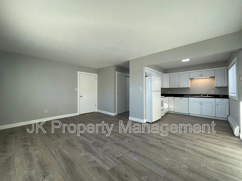 2 bed, 1.0 bath, 900 sqft, $1,025 — Photo 4