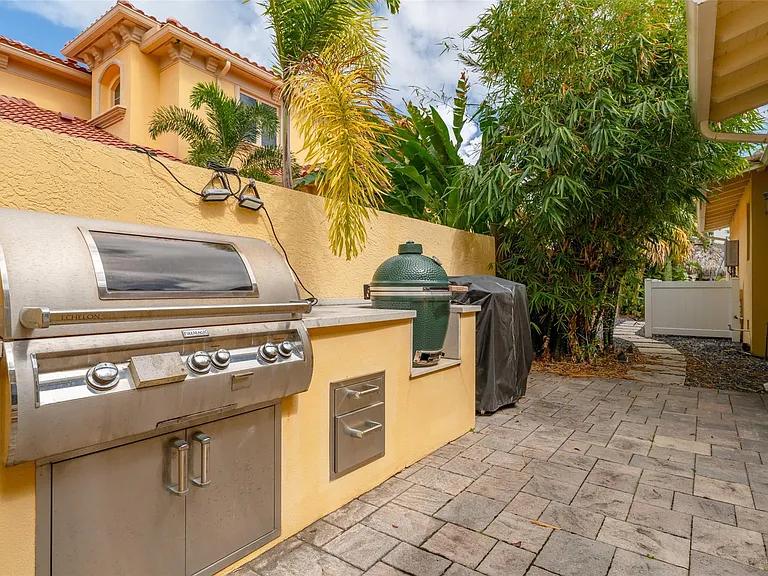 330 Royal Plaza Dr — Photo 35