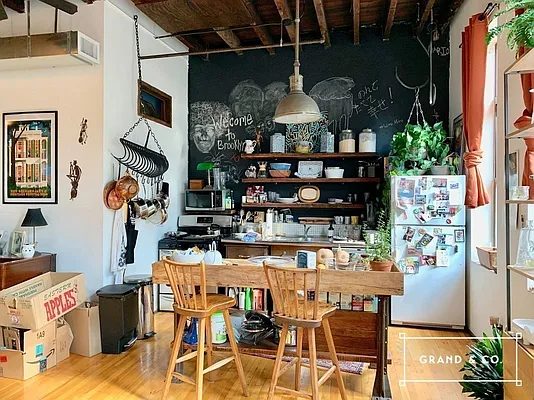 Rented by Grand & Co. | media 21