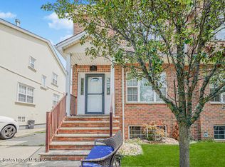 75 Santa Monica Ln, Staten Island, NY 10309
