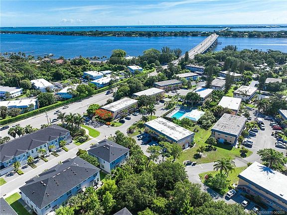 4th image of 1824 SE Ocean Cove Way