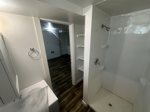 5th image of 611 6th St #B