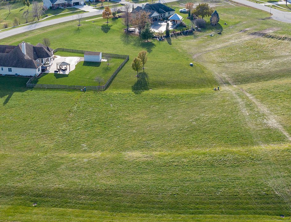 1st image of 955 Fox Trail Ln