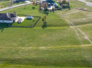 955 Fox Trail Ln, Somonauk, IL 60552