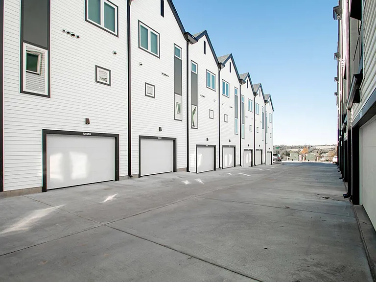 Deer Creek Townhomes — Photo 13