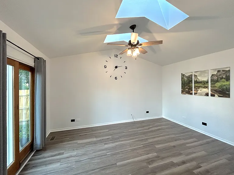825 Benridge Ct — Photo 11