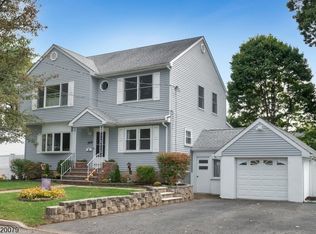 40 Bailey Ave, Bloomingdale, NJ 07403