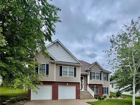 5125 Brookhaven Dr, Saint Joseph, MO 64507